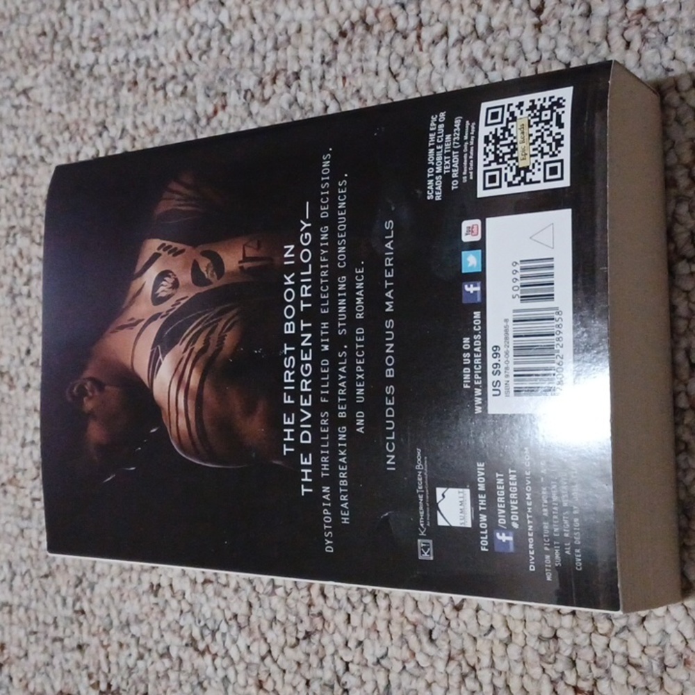 Divergent by Veronica Roth Paperback - Picture 2 of 2